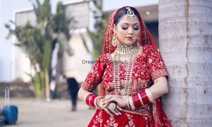 Nibha Mishra Bollywood Makeup Artist Unisex Salon  Academy